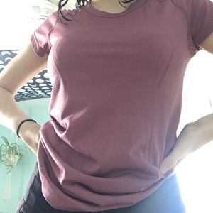 lululemon t-shirt